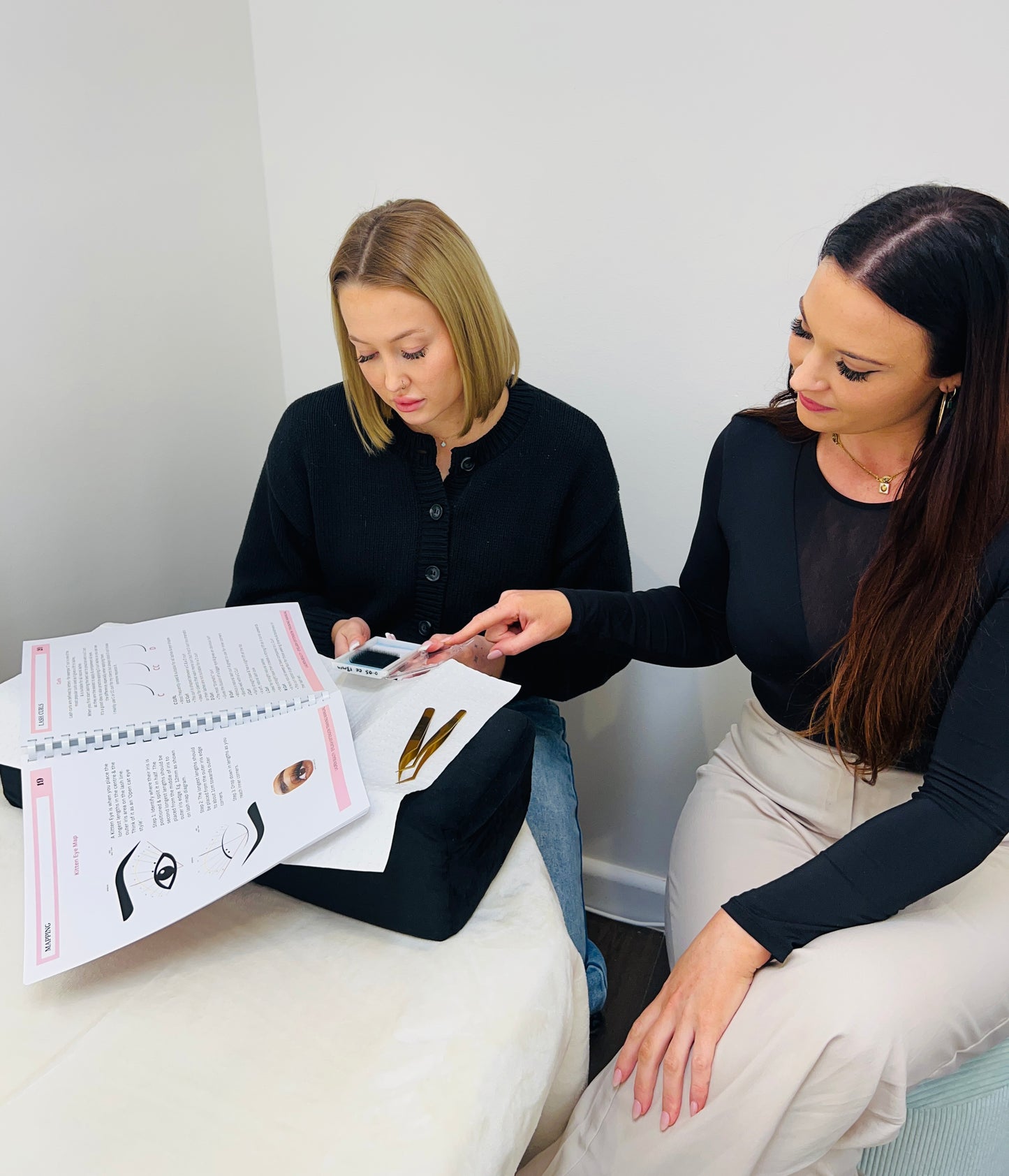 The Ultimate Eyelash Extension Course - Online + In-Person Training